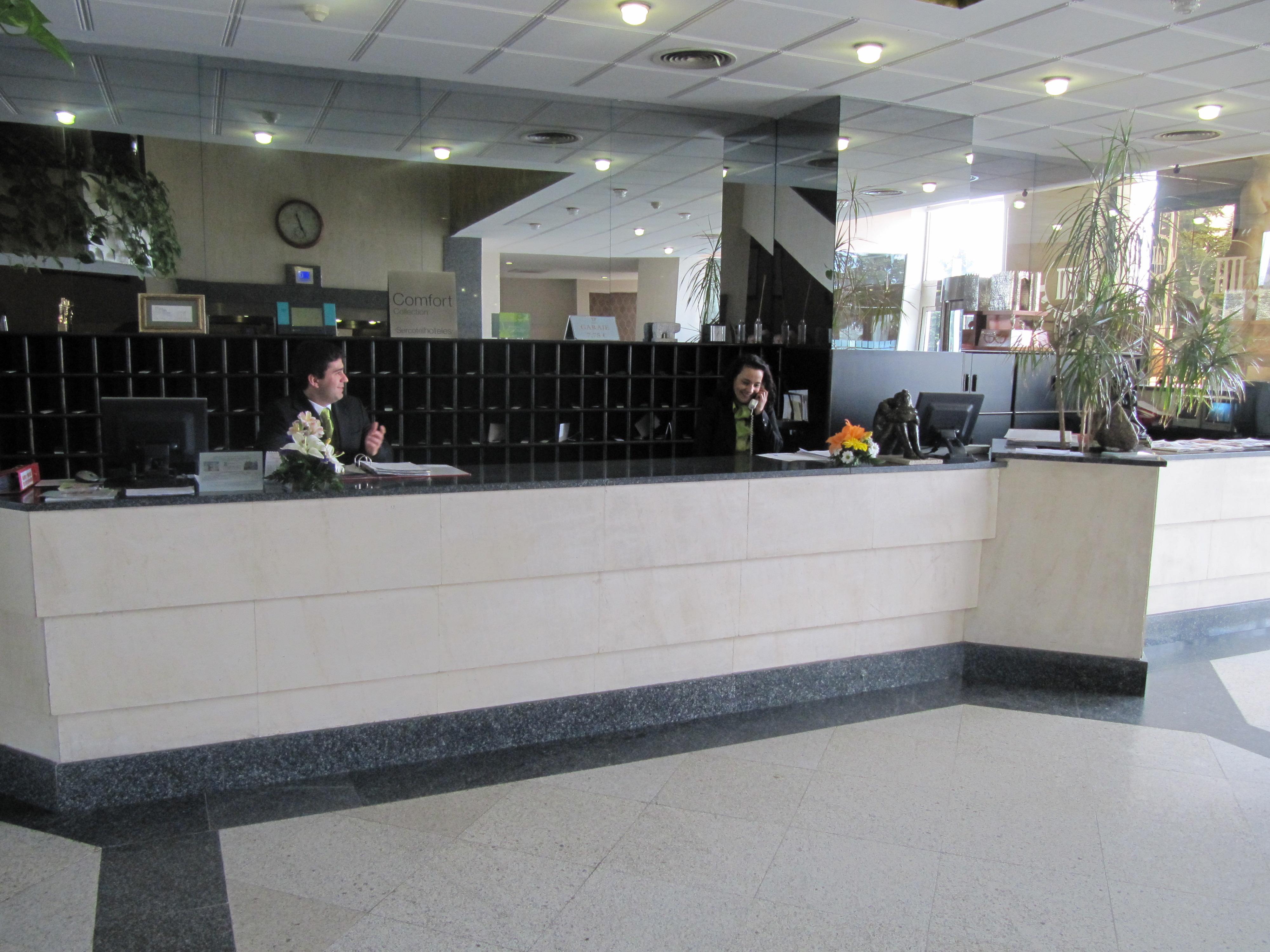 Hotel Sercotel Cuatro Postes อาบีลา ภายนอก รูปภาพ