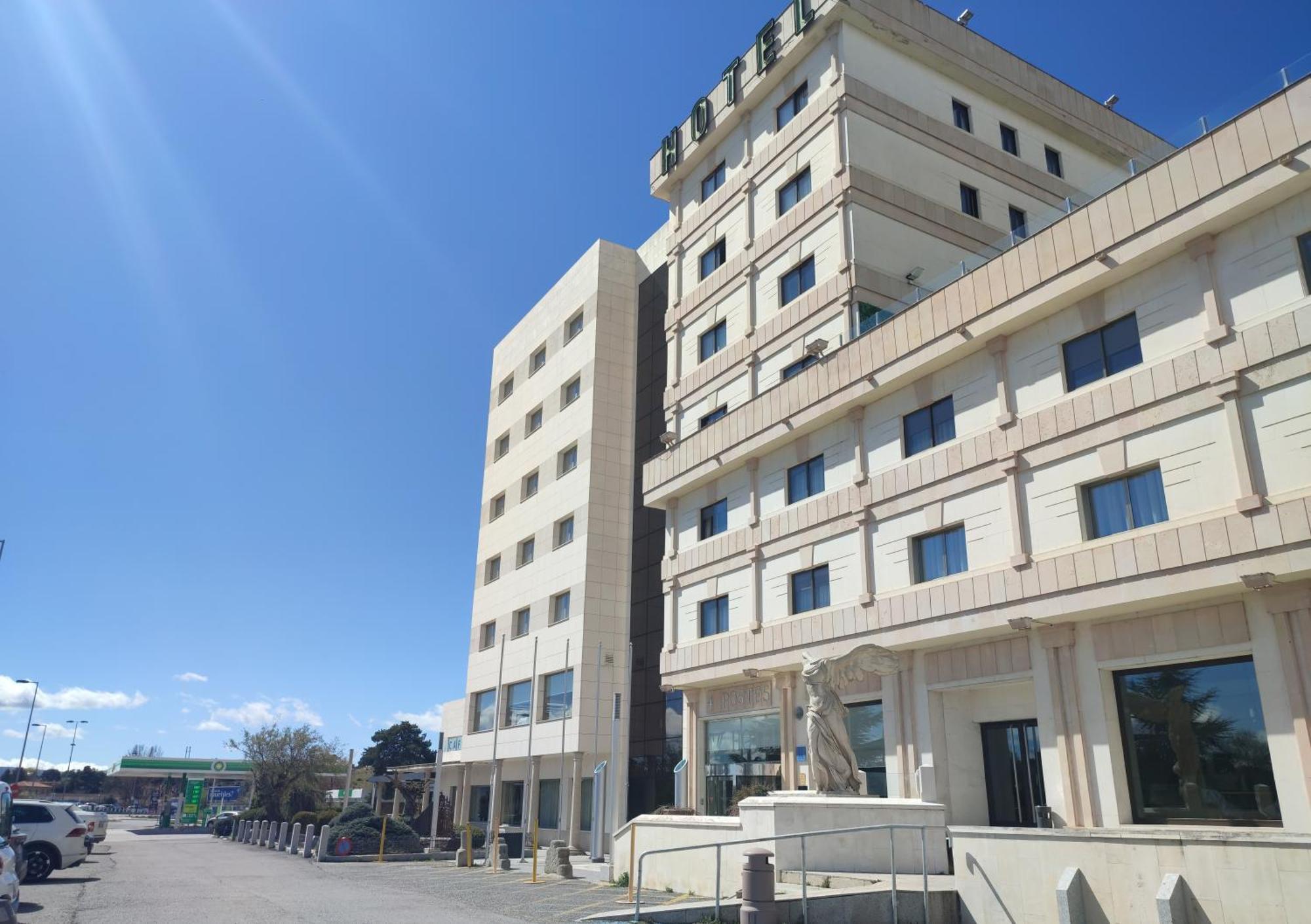 Hotel Sercotel Cuatro Postes อาบีลา ภายนอก รูปภาพ