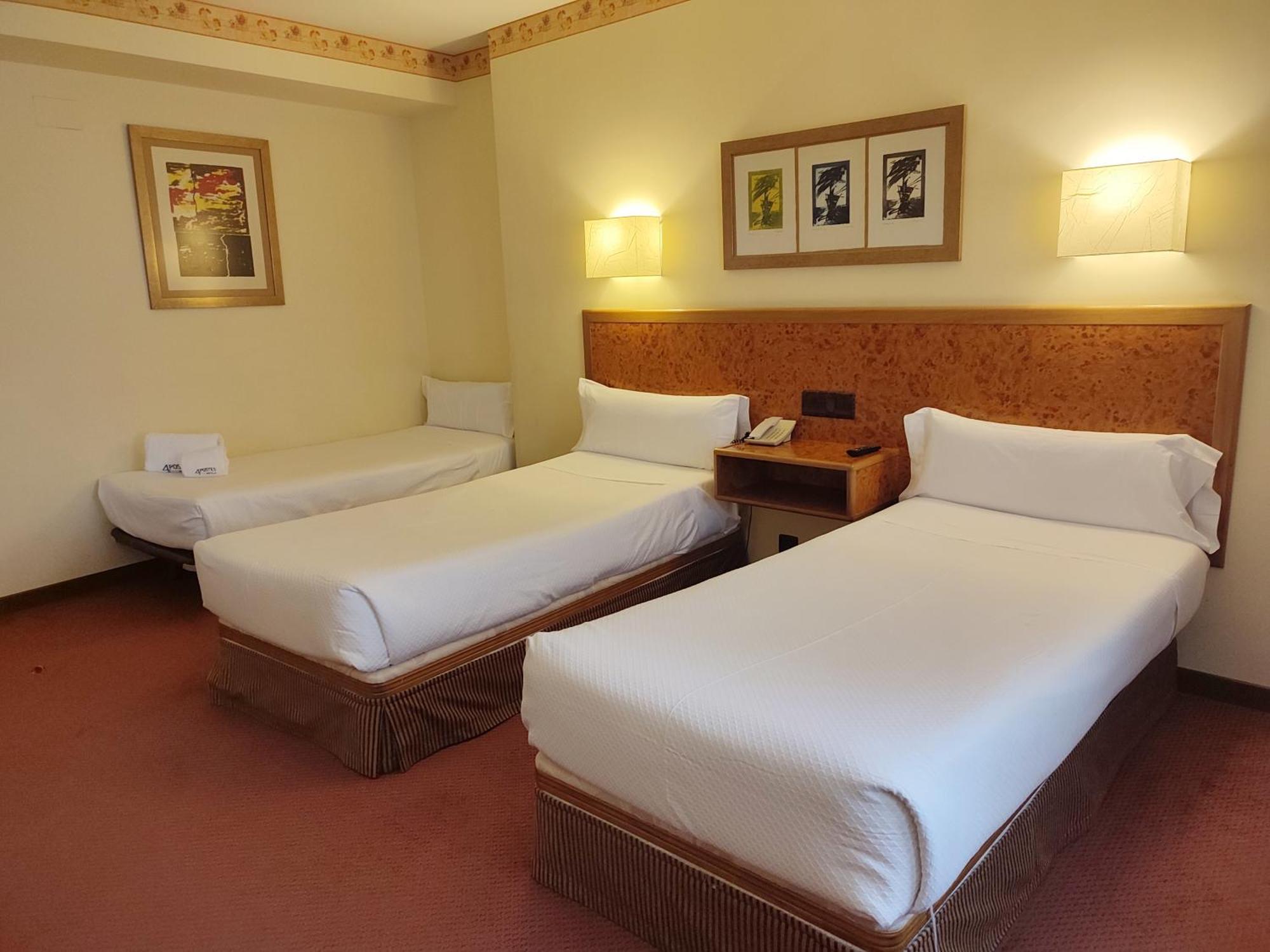 Hotel Sercotel Cuatro Postes อาบีลา ภายนอก รูปภาพ