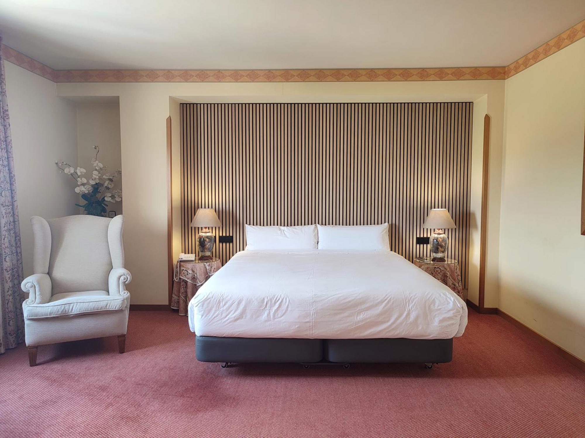 Hotel Sercotel Cuatro Postes อาบีลา ภายนอก รูปภาพ