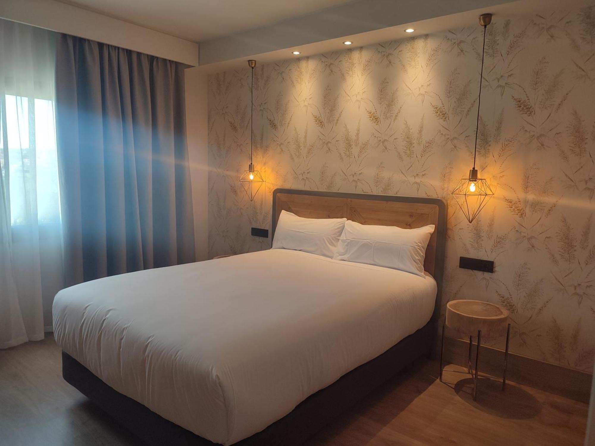 Hotel Sercotel Cuatro Postes อาบีลา ภายนอก รูปภาพ