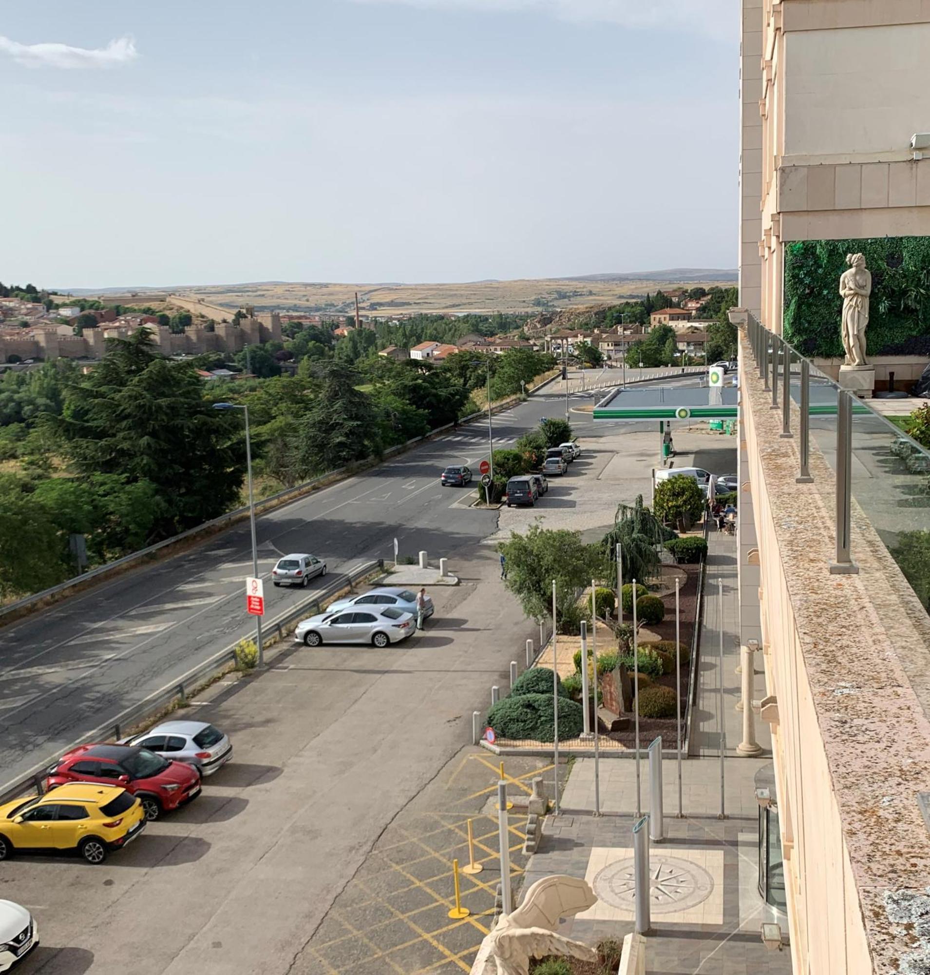 Hotel Sercotel Cuatro Postes อาบีลา ภายนอก รูปภาพ