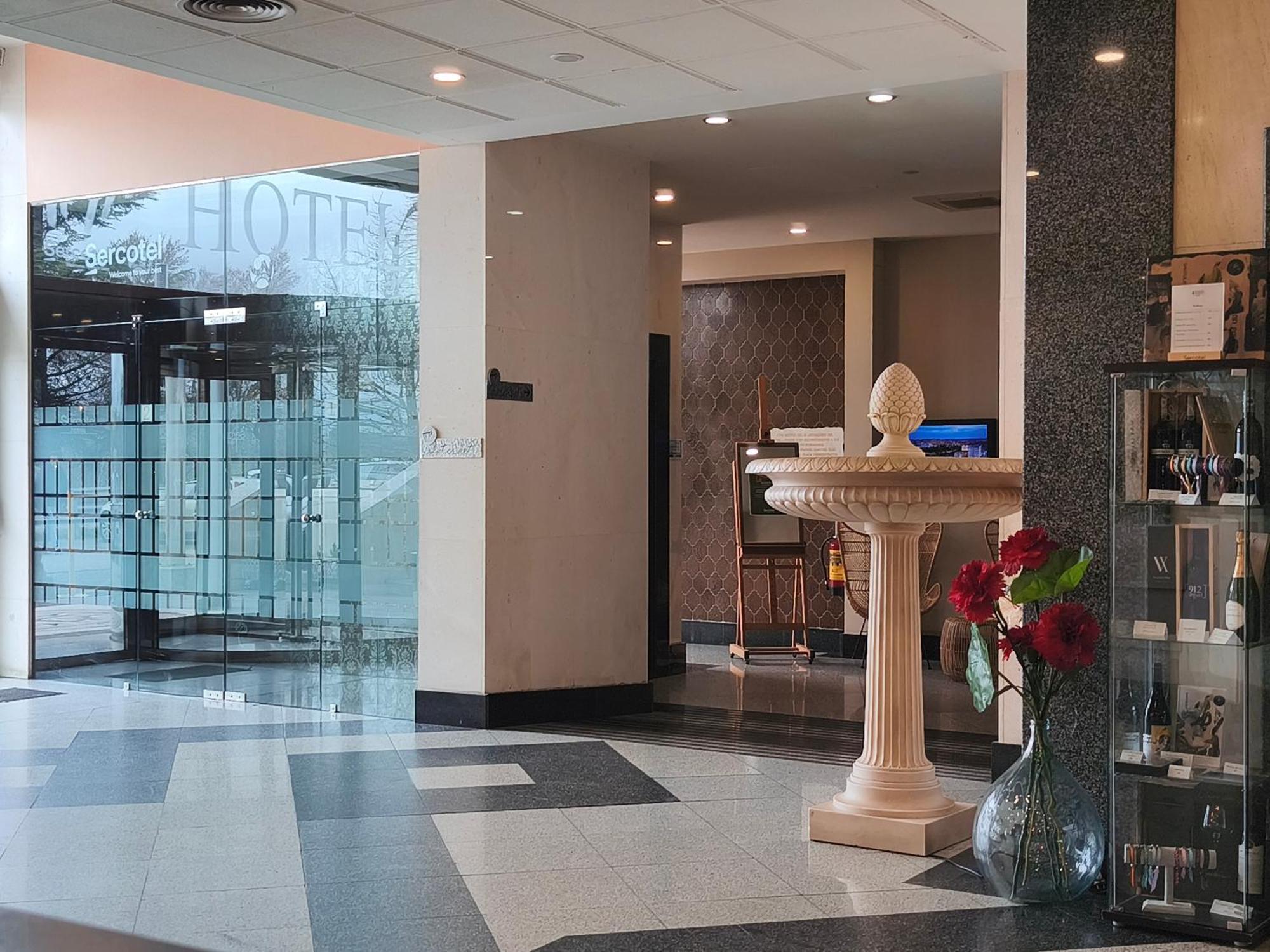 Hotel Sercotel Cuatro Postes อาบีลา ภายนอก รูปภาพ